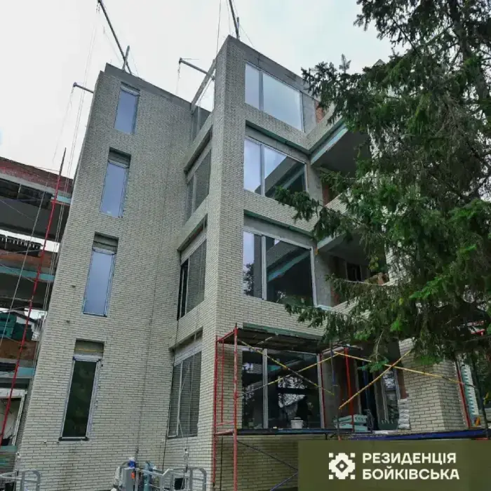 робота з фасадом будівлі (жовтень 2025, фото 2)